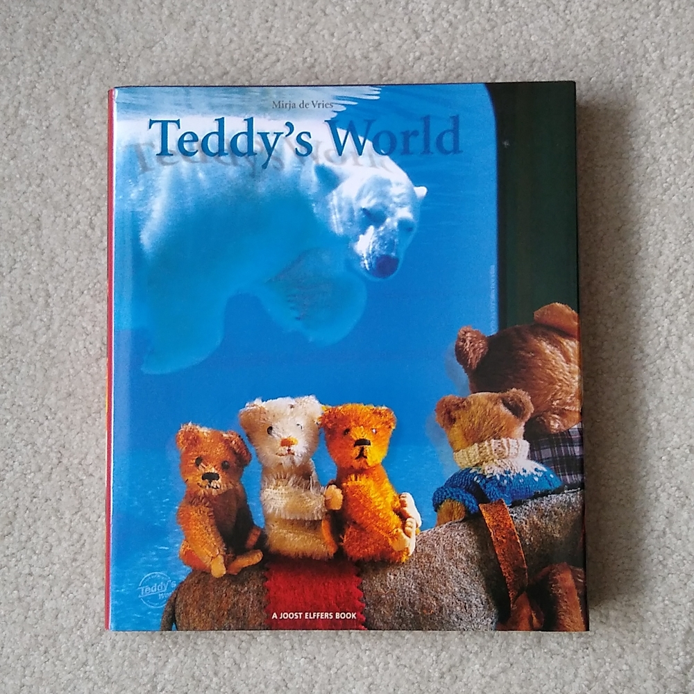 BOOK - TEDDY'S WORLD